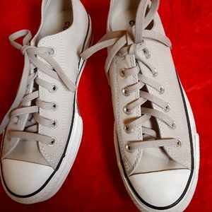 Converse Platforms Size 9.